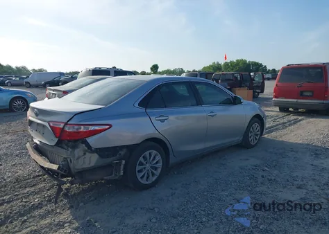 2015 Toyota Camry Le z USA, uszkodzony, nr VIN 4T1BF1FK9FU094401